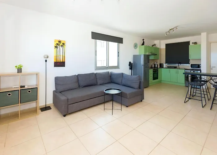 Sea View Apt*spacious Balcony*200m To The 아파트 파라림니